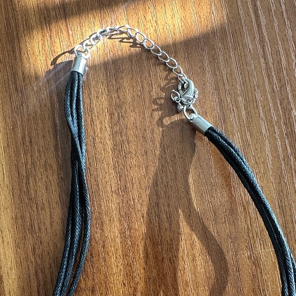 Elegant Black and Silver Beaded Necklace 🌺 - Picture 3 of 4